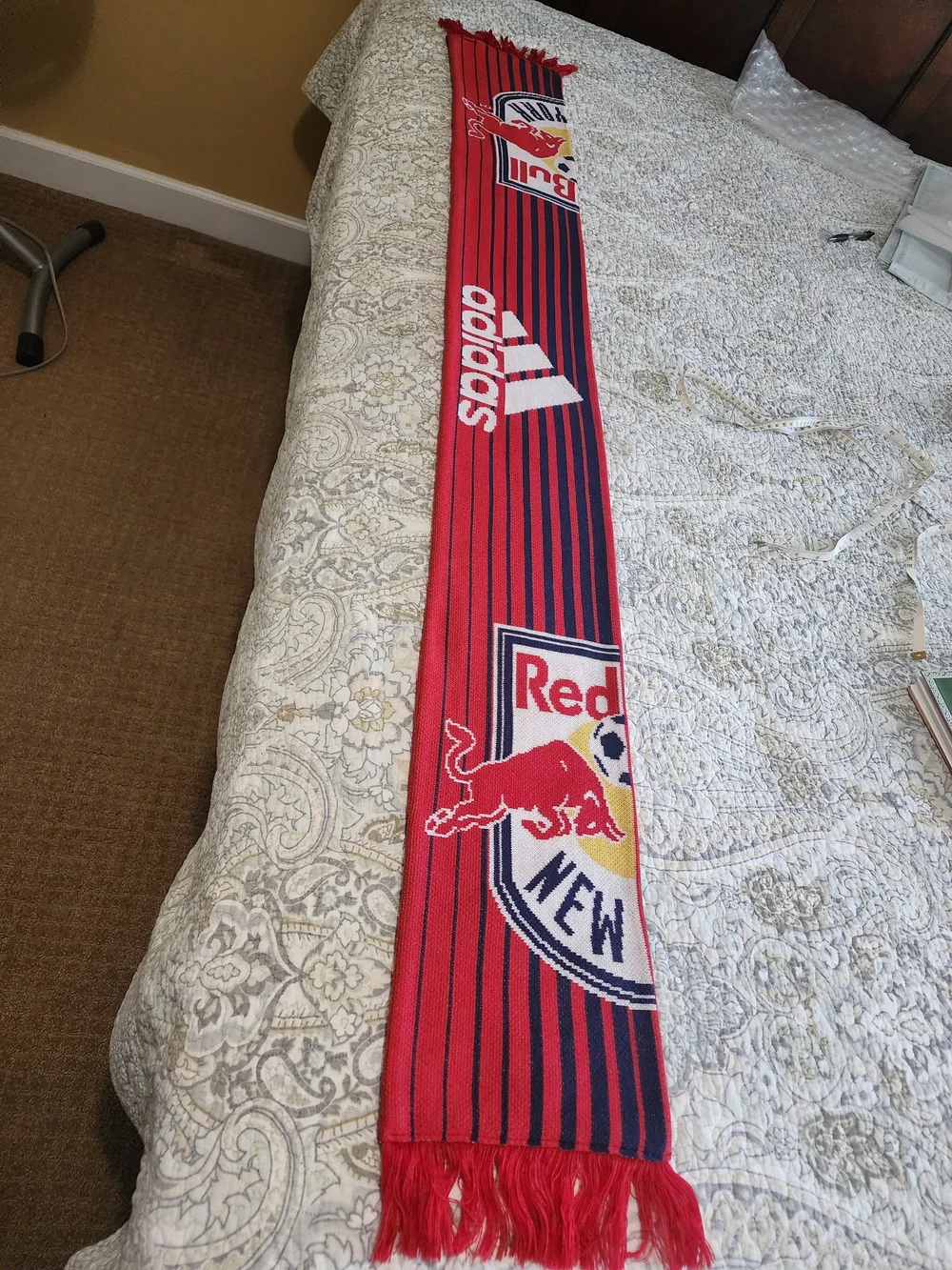 SOCCER FAN Adidas New York USA Red Bulls Red & Navy Scarf